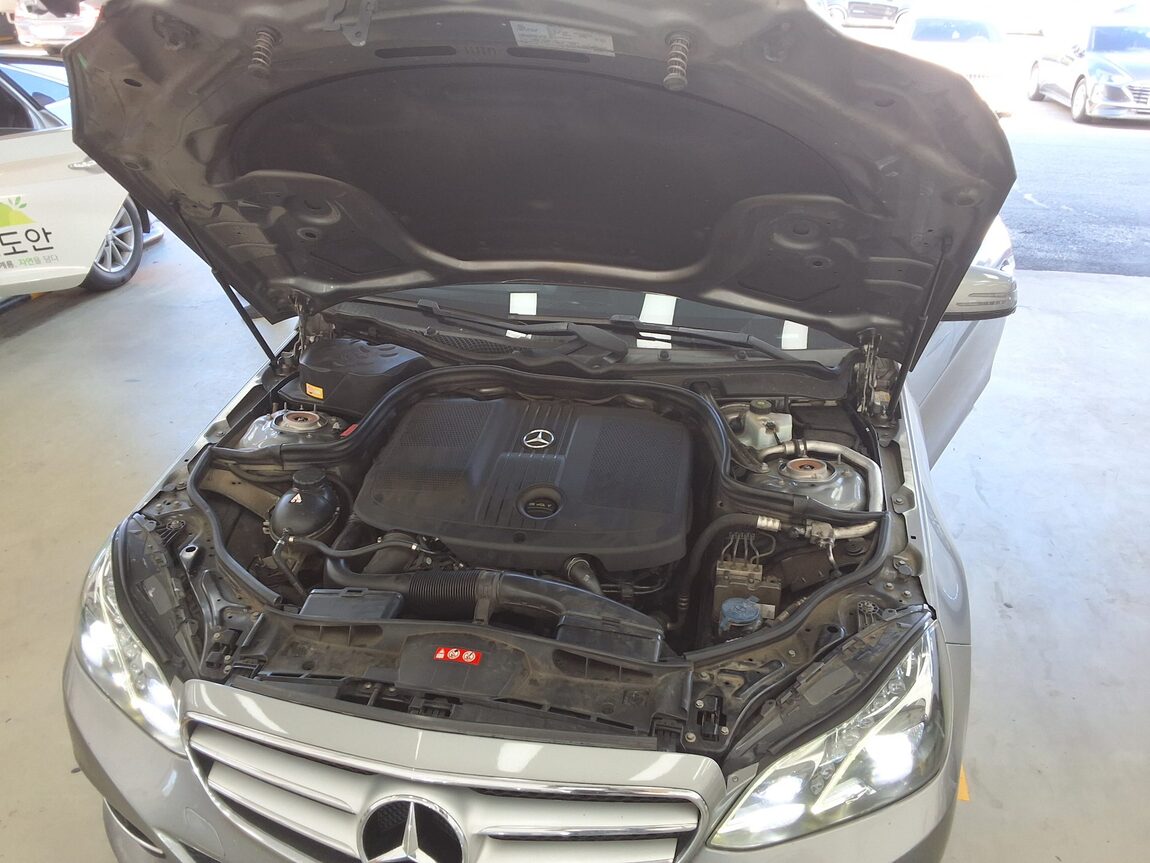 MERCEDES-BENZ E-CLASS (4TH GEN) E250 CDI 4MATIC 2014 - zdjęcie 21