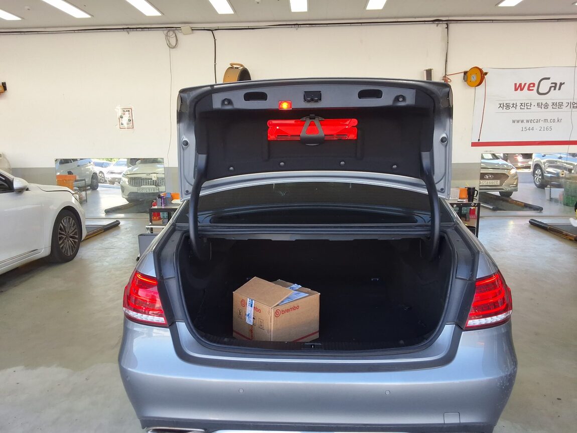 MERCEDES-BENZ E-CLASS (4TH GEN) E250 CDI 4MATIC 2014 - zdjęcie 15
