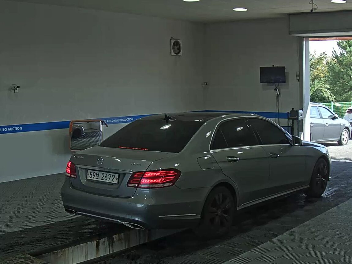 MERCEDES-BENZ E-CLASS (4TH GEN) E250 CDI 4MATIC 2014 - zdjęcie 5