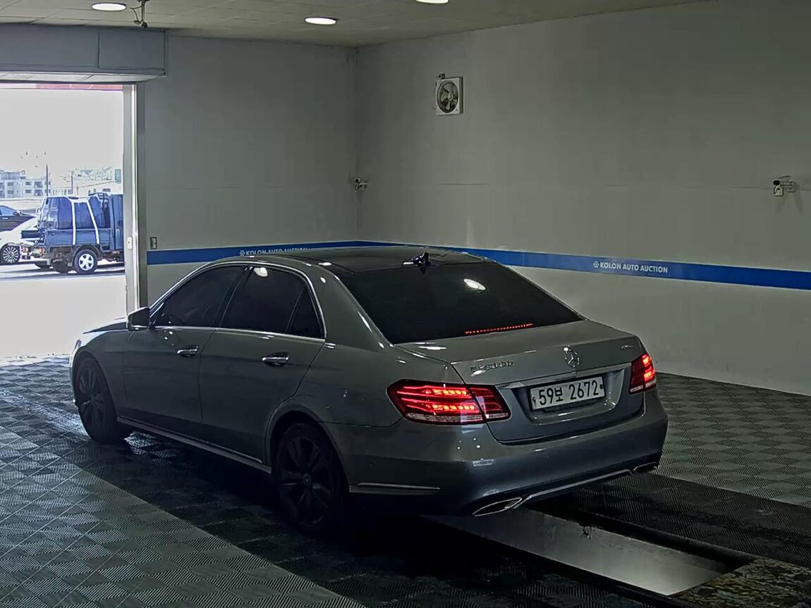 MERCEDES-BENZ E-CLASS (4TH GEN) E250 CDI 4MATIC 2014 - zdjęcie 6