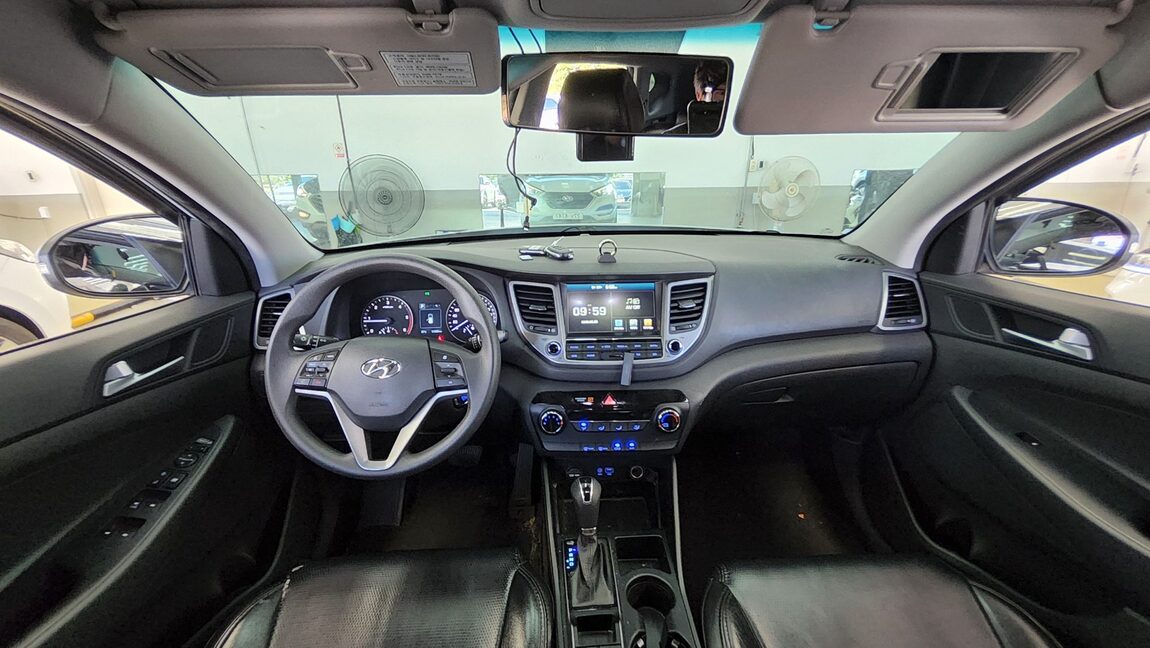 HYUNDAI ALL NEW TUCSON DIESEL 1.7 2WD STYLE FEVER 2017 - zdjęcie 11