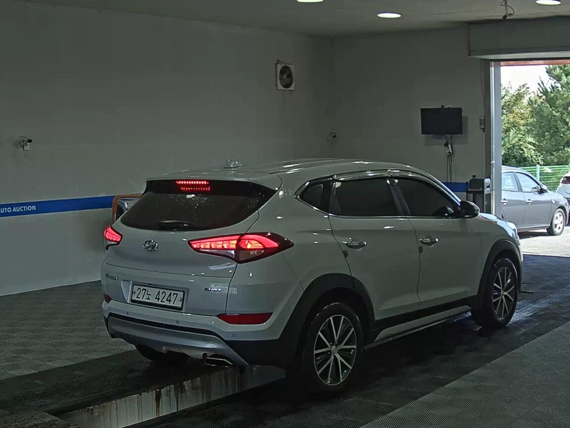 HYUNDAI ALL NEW TUCSON DIESEL 1.7 2WD STYLE FEVER 2017 - zdjęcie 5