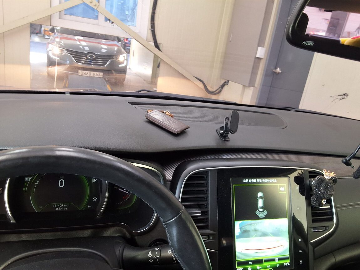 RENAULT (SAMSUNG) SM6 2.0 GDe LE 2016 - zdjęcie 25
