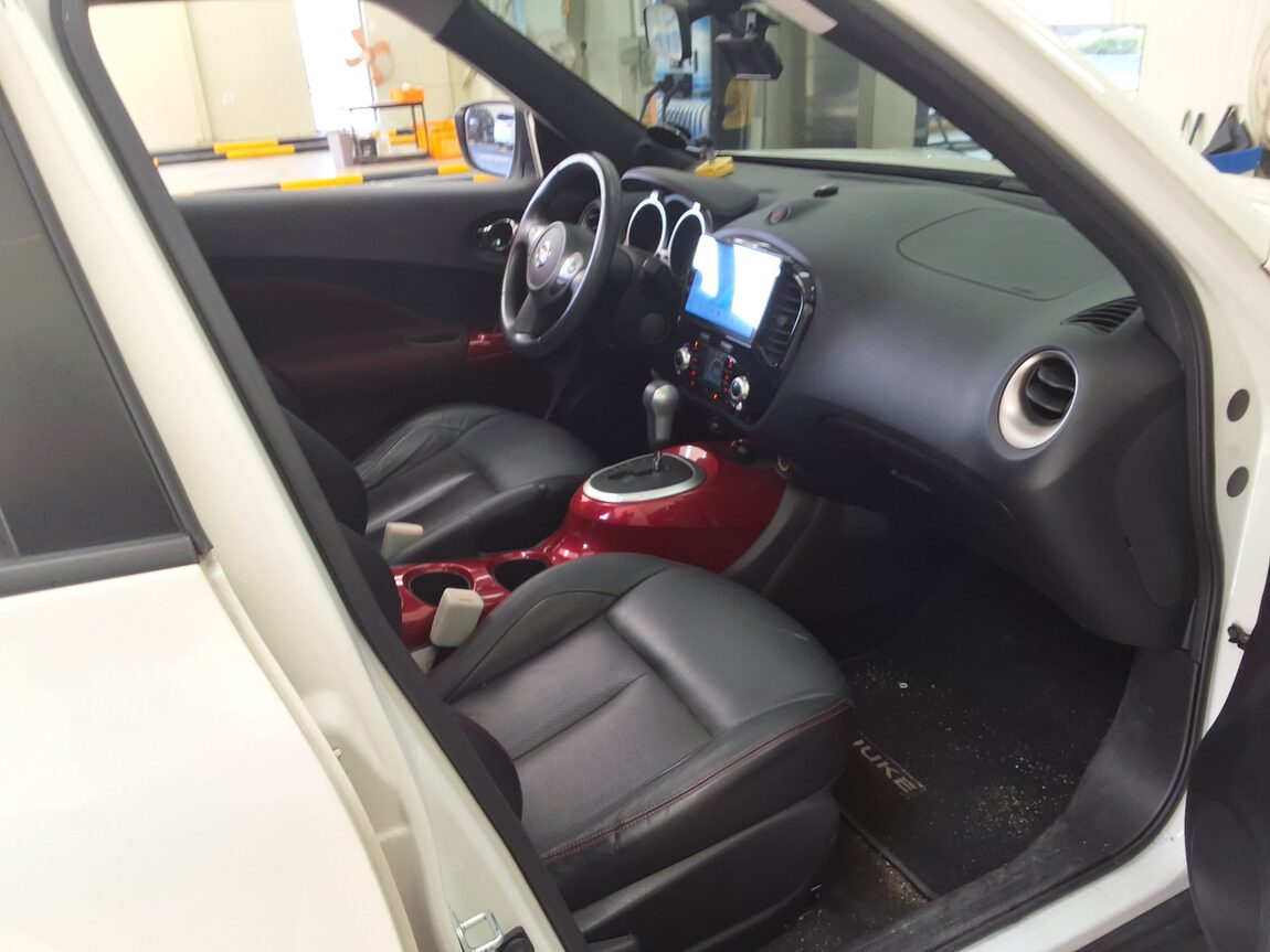 NISSAN JUKE 1.6 SV 2015 - zdjęcie 15