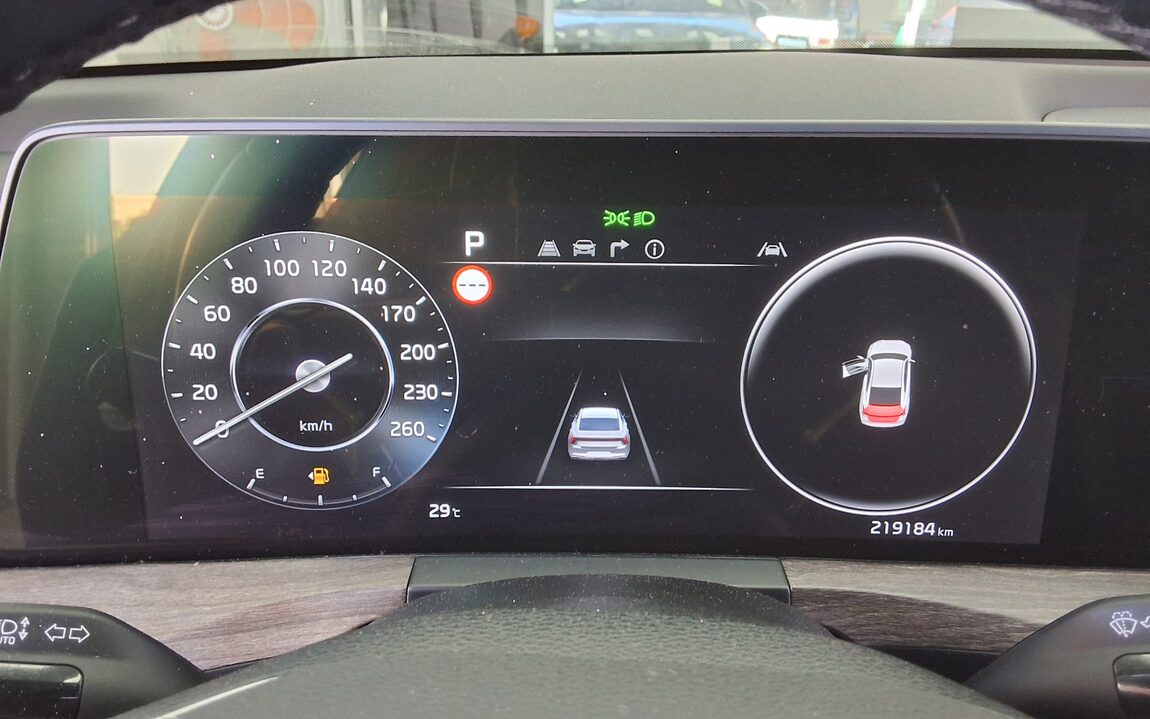 KIA K8 3.5 LPi RENTAL CAR PRESTIGE 2022 - zdjęcie 9