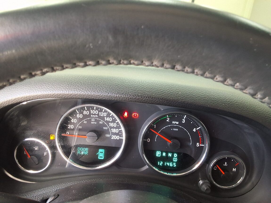 JEEP WRANGLER (JK) 2.8 SAHARA 4-DOOR 2012 - zdjęcie 10