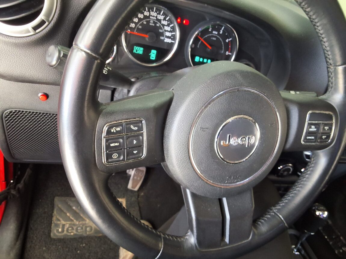 JEEP WRANGLER (JK) 2.8 SAHARA 4-DOOR 2012 - zdjęcie 23