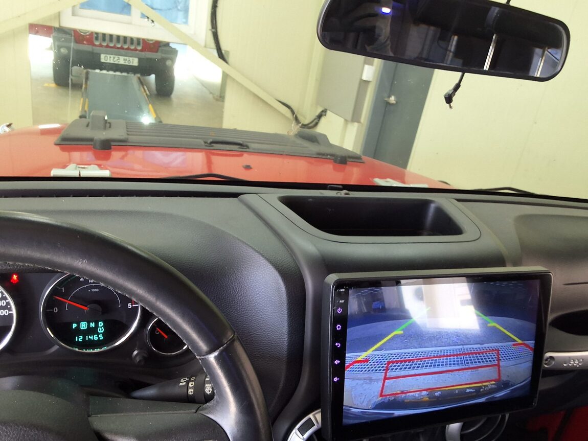 JEEP WRANGLER (JK) 2.8 SAHARA 4-DOOR 2012 - zdjęcie 25