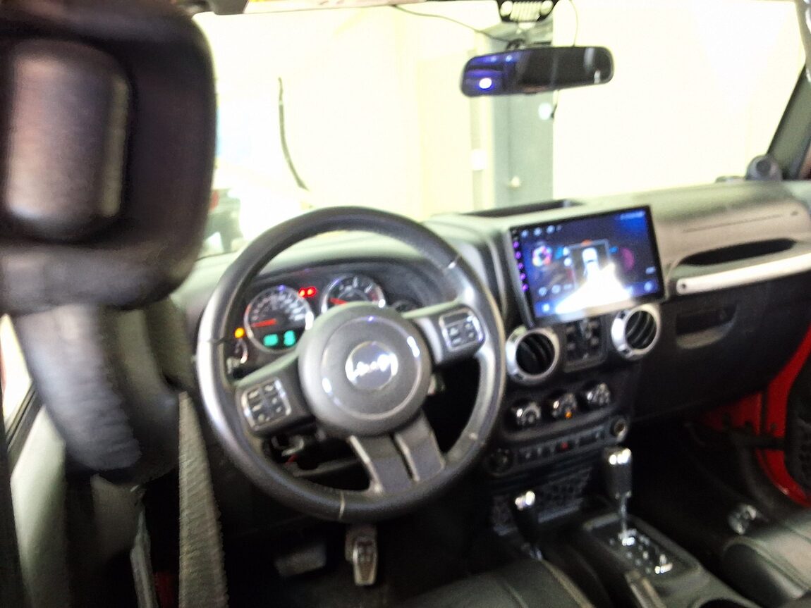 JEEP WRANGLER (JK) 2.8 SAHARA 4-DOOR 2012 - zdjęcie 12