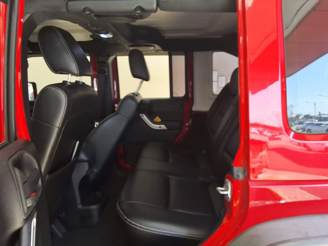 JEEP WRANGLER (JK) 2.8 SAHARA 4-DOOR 2012 - zdjęcie 13