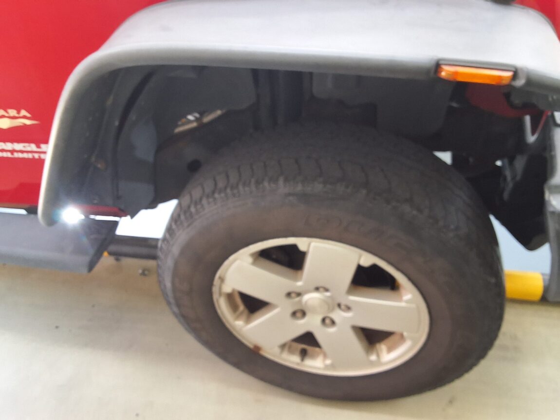 JEEP WRANGLER (JK) 2.8 SAHARA 4-DOOR 2012 - zdjęcie 21