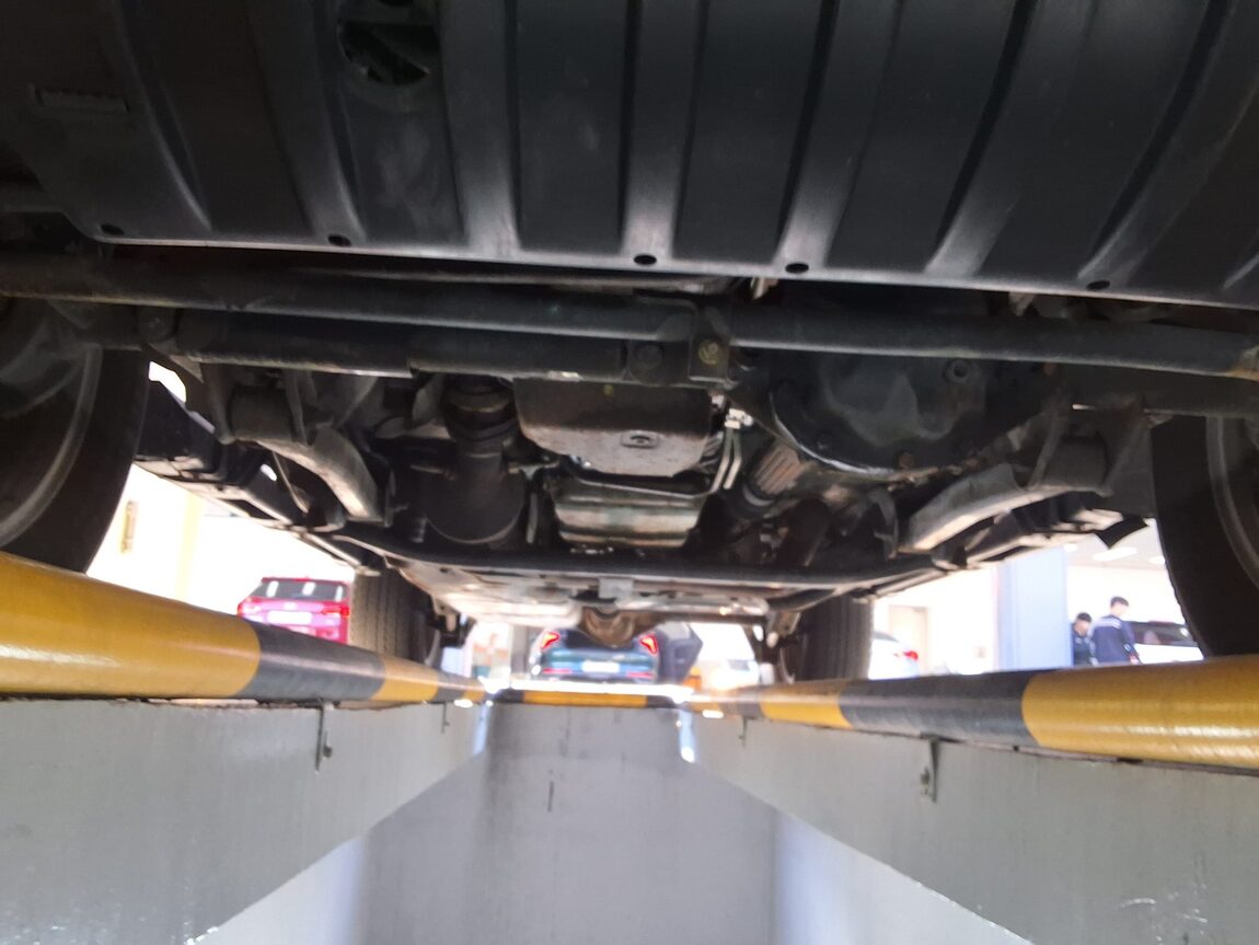 JEEP WRANGLER (JK) 2.8 SAHARA 4-DOOR 2012 - zdjęcie 9