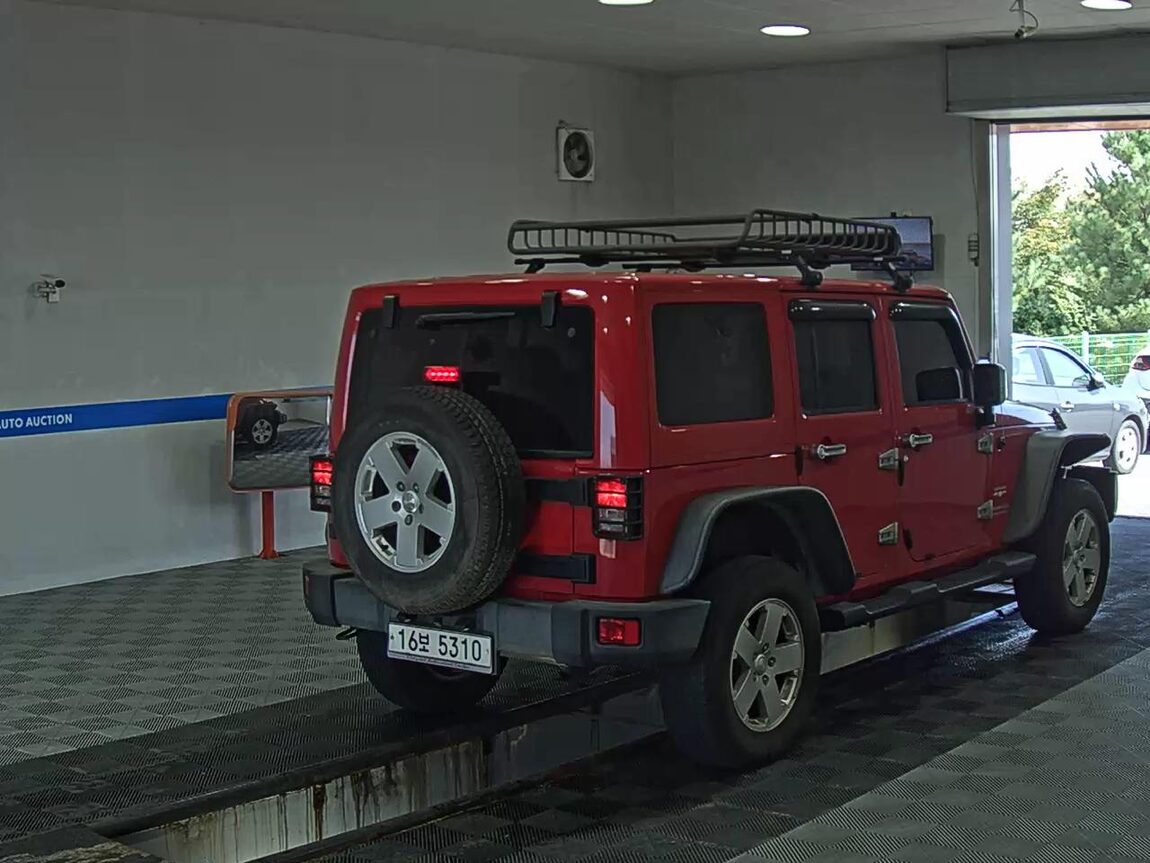 JEEP WRANGLER (JK) 2.8 SAHARA 4-DOOR 2012 - zdjęcie 5