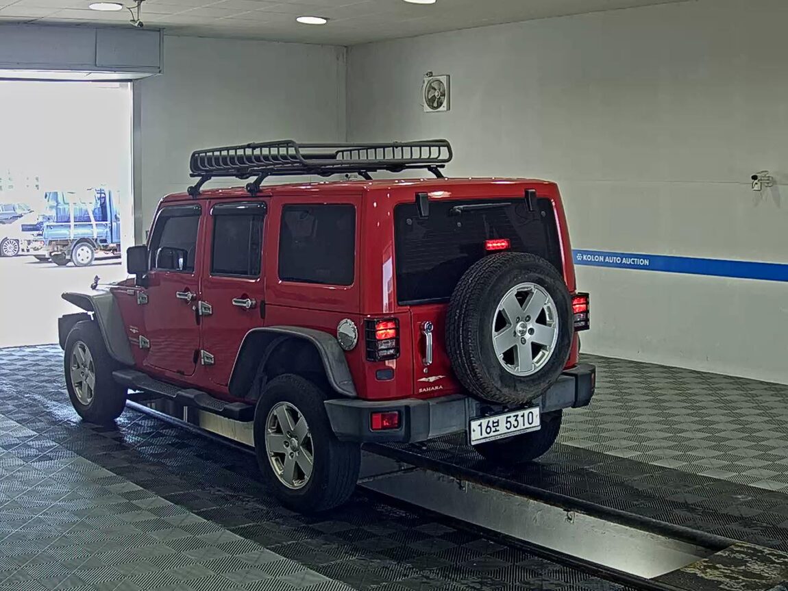 JEEP WRANGLER (JK) 2.8 SAHARA 4-DOOR 2012 - zdjęcie 6
