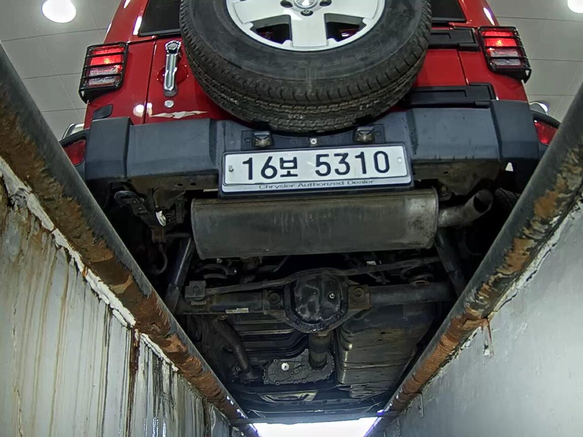 JEEP WRANGLER (JK) 2.8 SAHARA 4-DOOR 2012 - zdjęcie 8