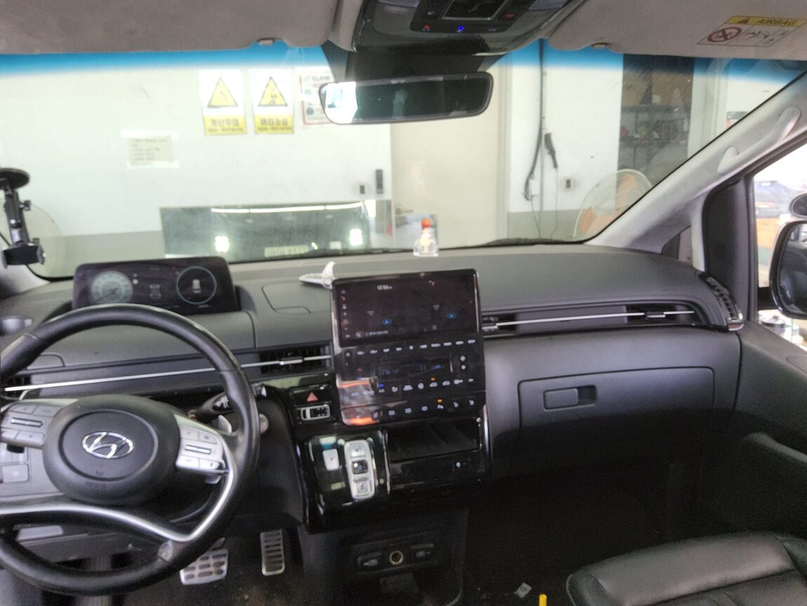 HYUNDAI STARIA 2.2 DIESEL LOUNGE 9-SEATER 4WD INSPIRATION 2022 - zdjęcie 11