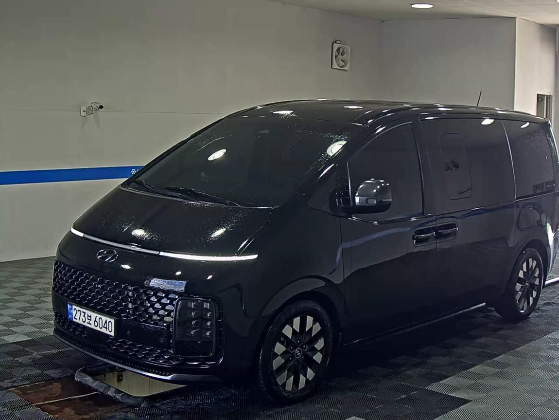 HYUNDAI STARIA 2.2 DIESEL LOUNGE 9-SEATER 4WD INSPIRATION 2022 - zdjęcie 2