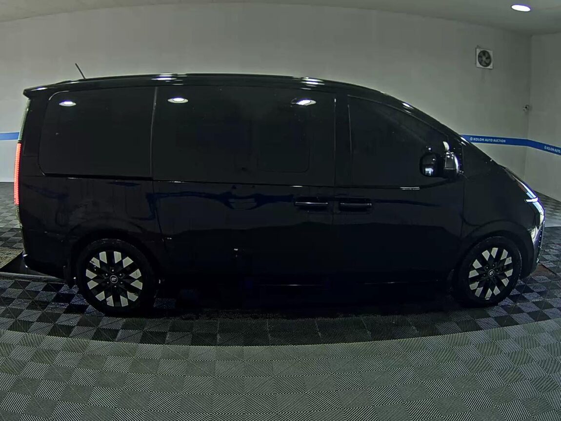 HYUNDAI STARIA 2.2 DIESEL LOUNGE 9-SEATER 4WD INSPIRATION 2022 - zdjęcie 4