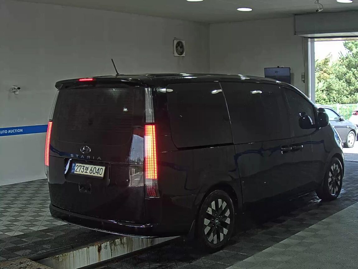 HYUNDAI STARIA 2.2 DIESEL LOUNGE 9-SEATER 4WD INSPIRATION 2022 - zdjęcie 5