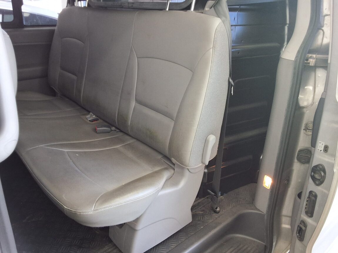 HYUNDAI GRAND STAREX 5-SEATER DIESEL VAN MODERN 2018 - zdjęcie 12