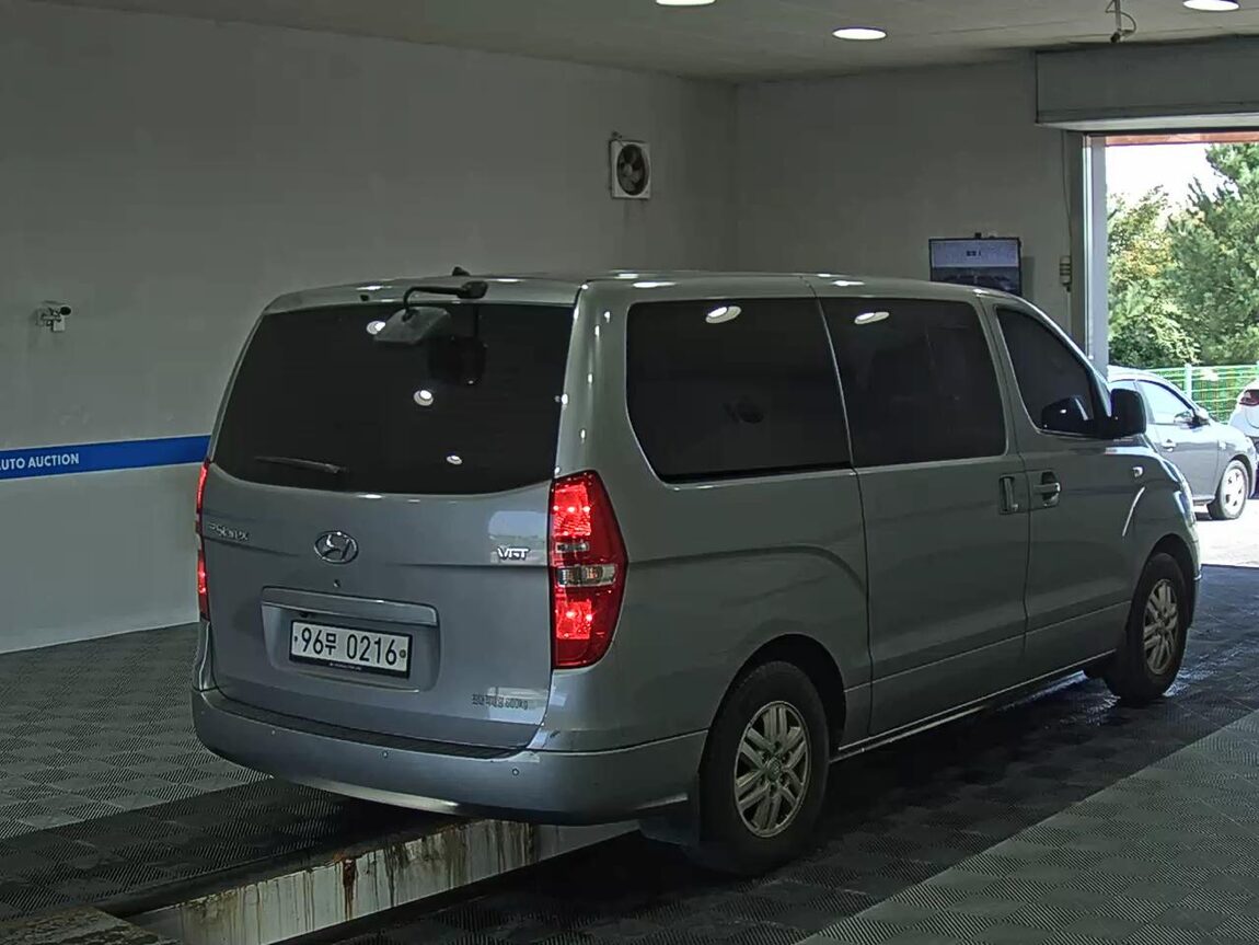 HYUNDAI GRAND STAREX 5-SEATER DIESEL VAN MODERN 2018 - zdjęcie 5