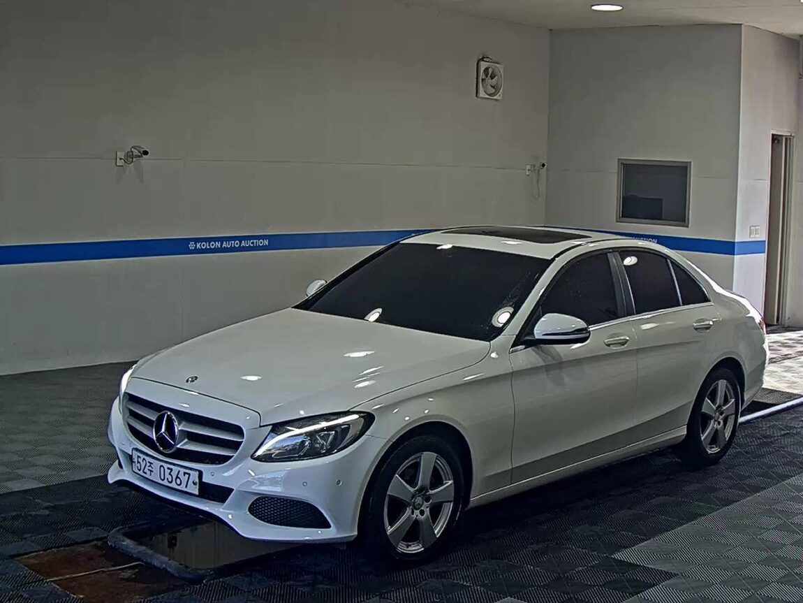 MERCEDES-BENZ C-CLASS (4TH GEN) C200 d 2016 - zdjęcie 2