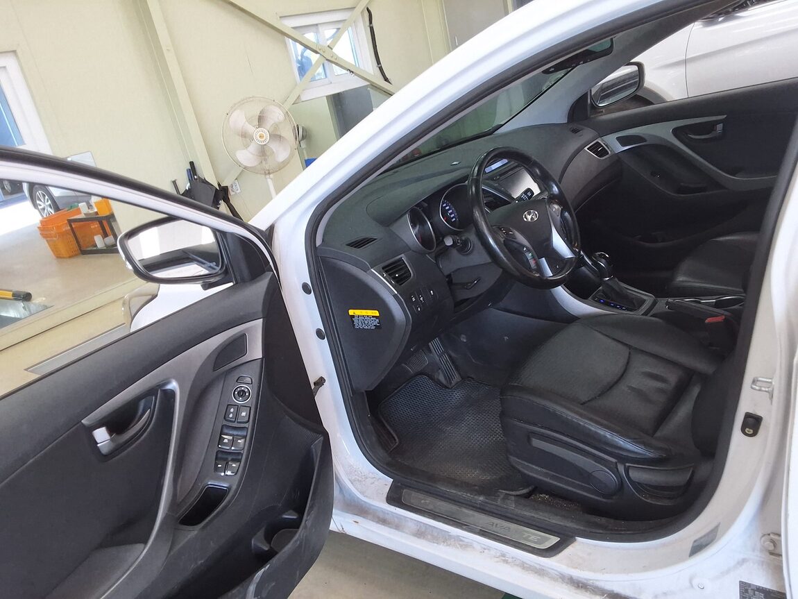 HYUNDAI THE NEW AVANTE MD 1.6 GDi SMART 2014 - zdjęcie 11