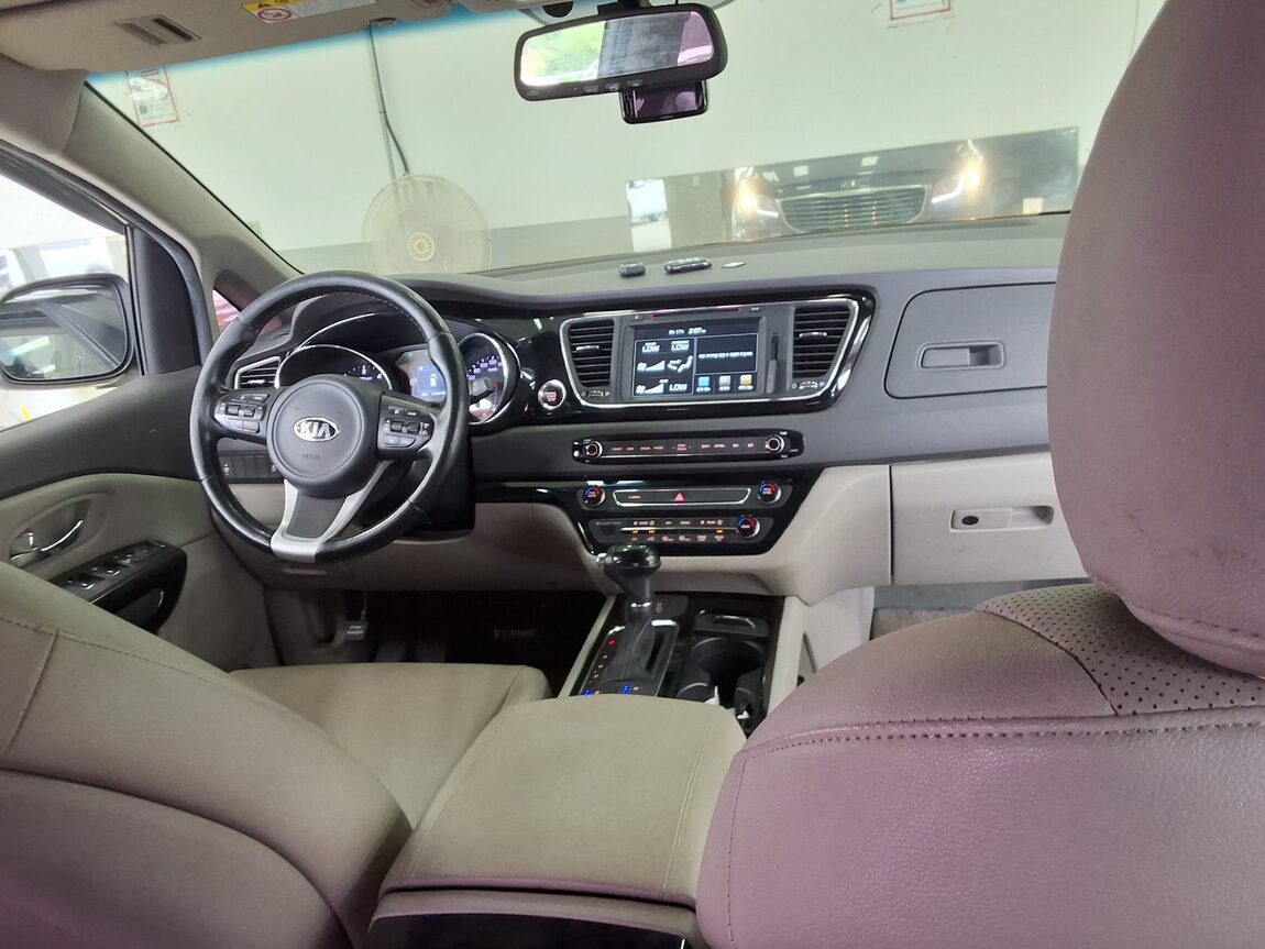 KIA ALL NEW CARNIVAL 9-SEATER DIESEL PRESTIGE 2016 - zdjęcie 11