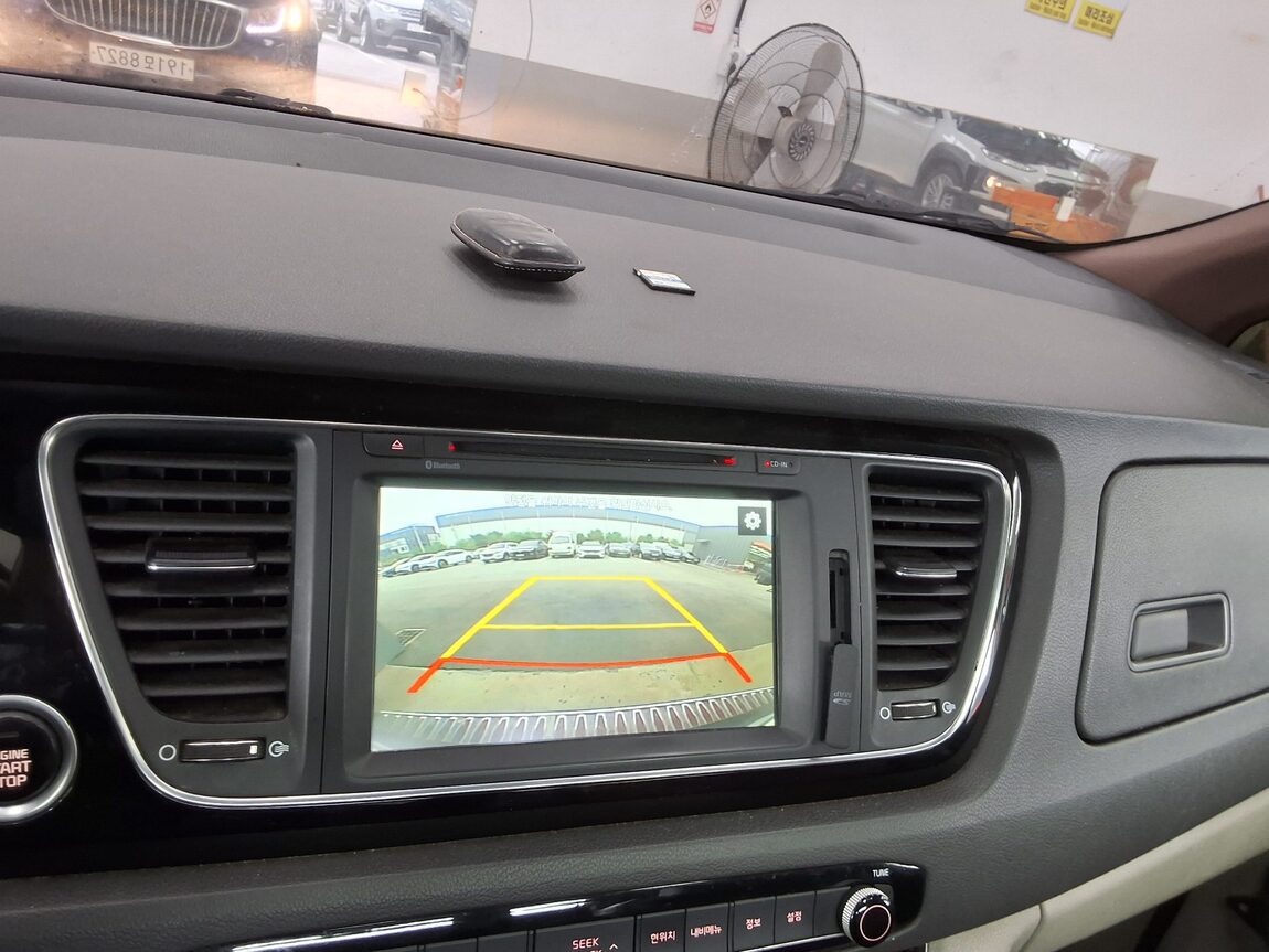 KIA ALL NEW CARNIVAL 9-SEATER DIESEL PRESTIGE 2015 - zdjęcie 19