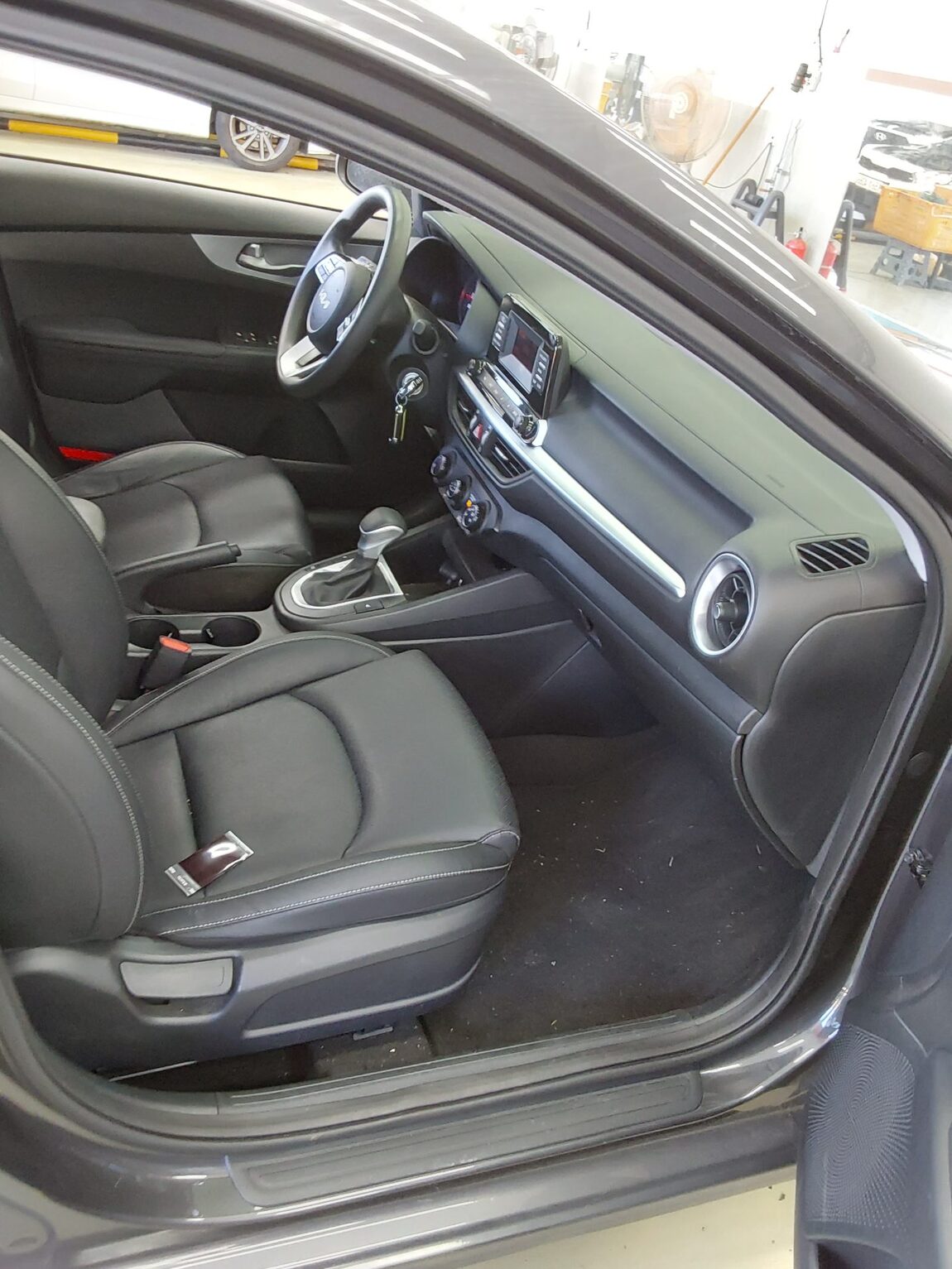 KIA THE NEW K3 1.6 GASOLINE TRENDY 2023 - zdjęcie 14