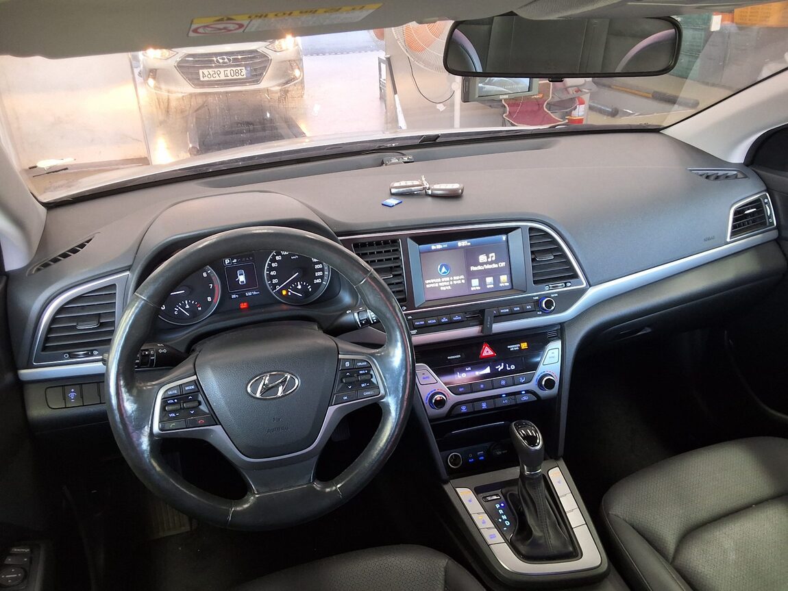 HYUNDAI AVANTE AD 1.6 GDi MODERN 2016 - zdjęcie 11