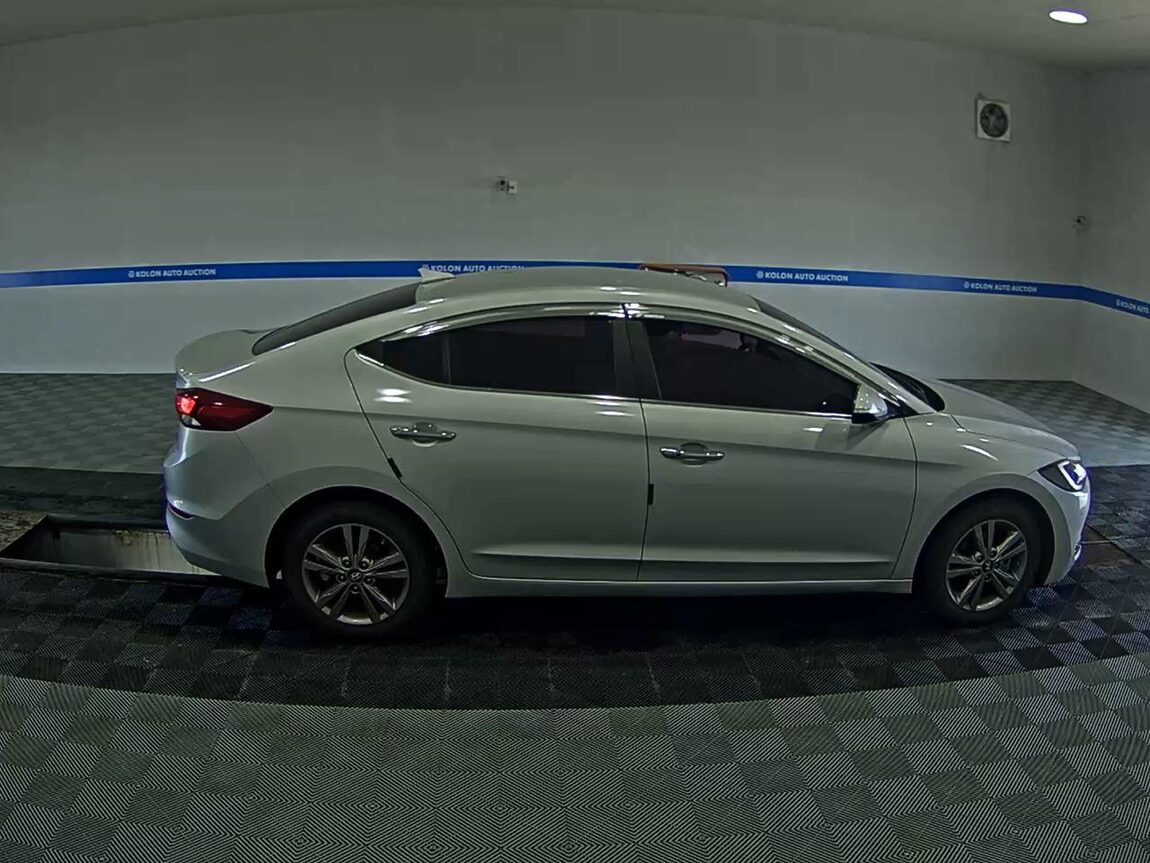 HYUNDAI AVANTE AD 1.6 GDi MODERN 2016 - zdjęcie 4