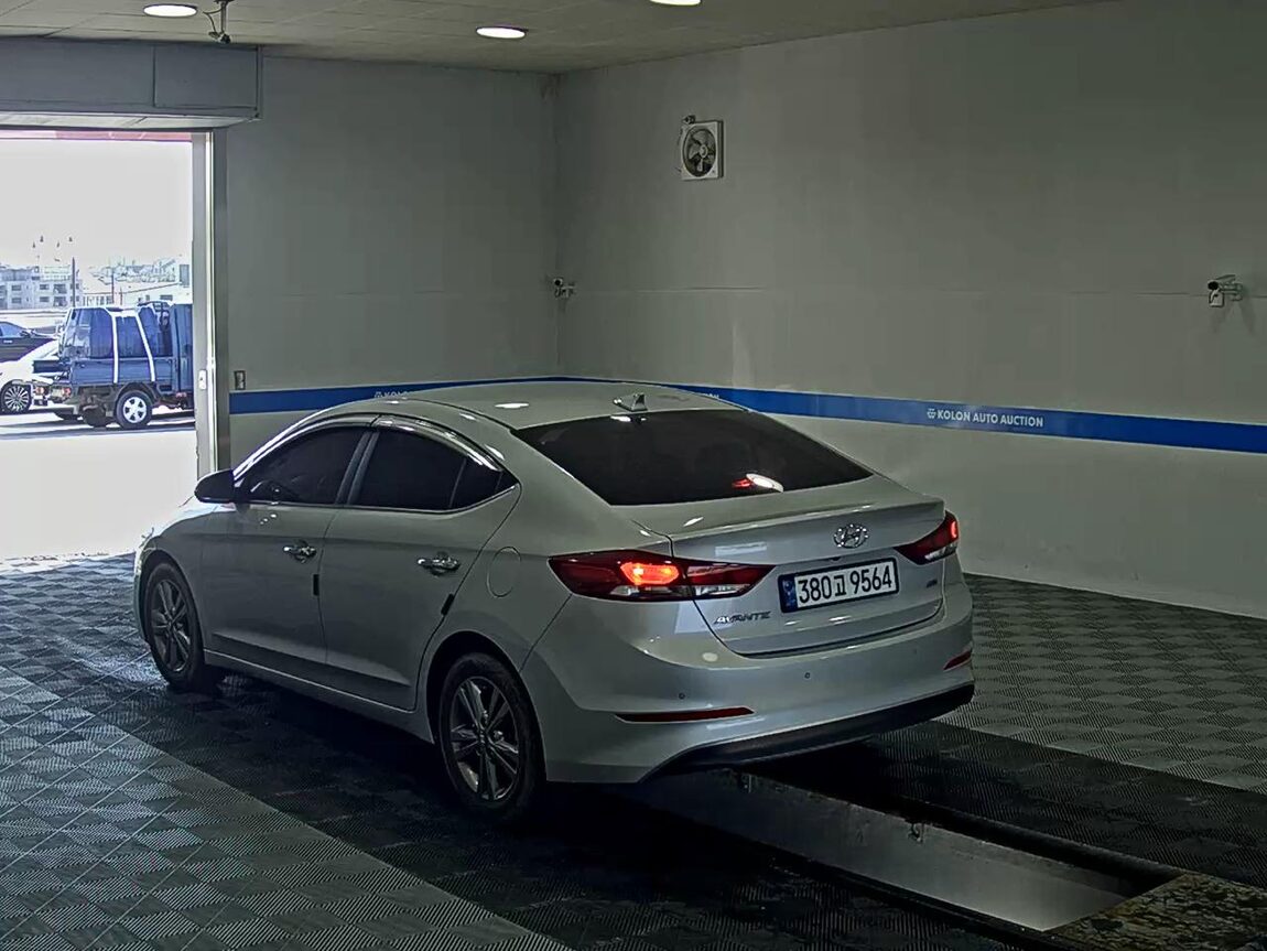 HYUNDAI AVANTE AD 1.6 GDi MODERN 2016 - zdjęcie 6