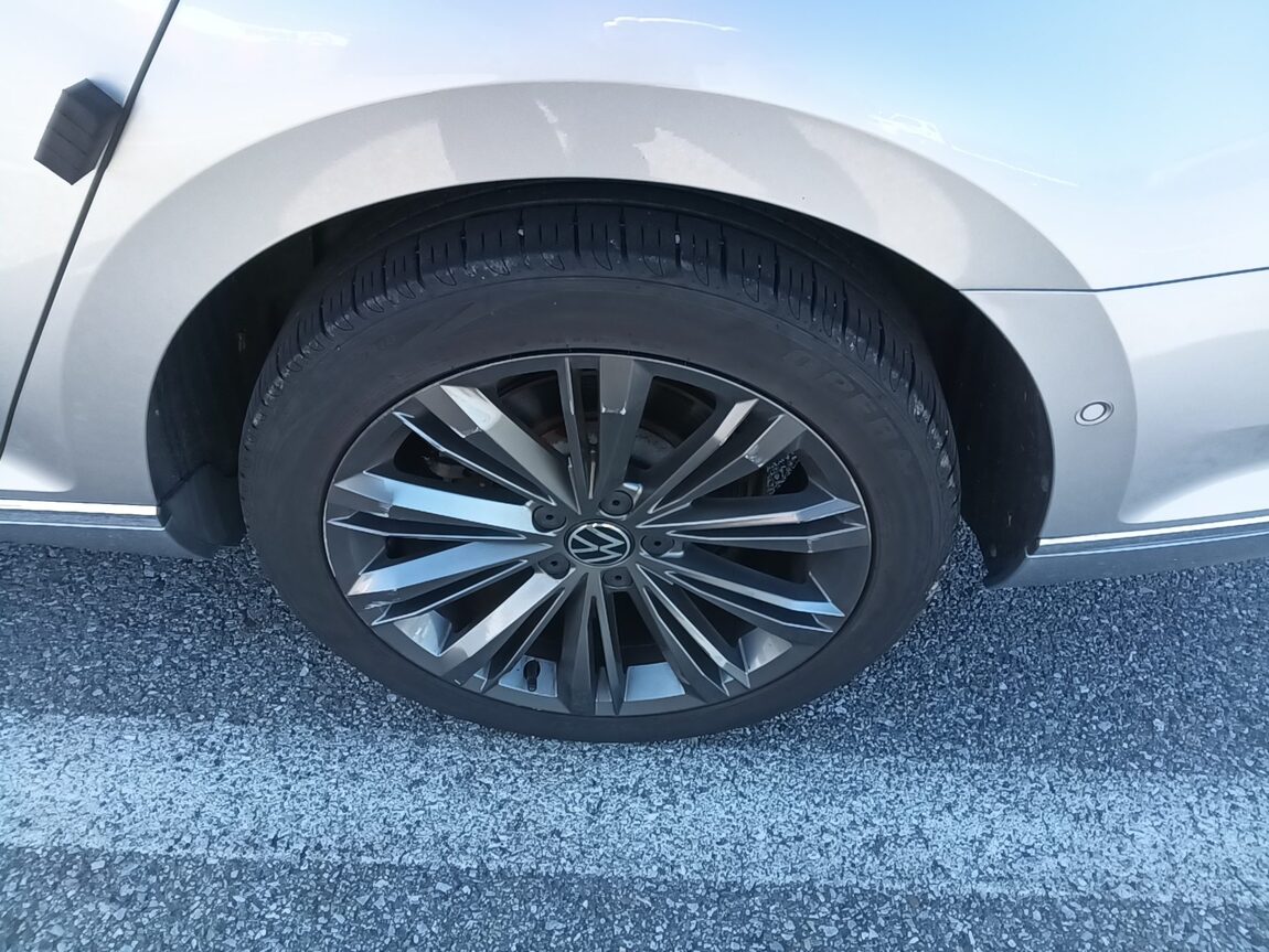 VOLKSWAGEN PASSAT GT (8TH GEN) 2.0 TDI 4MOTION PRESTIGE 2021 - zdjęcie 28