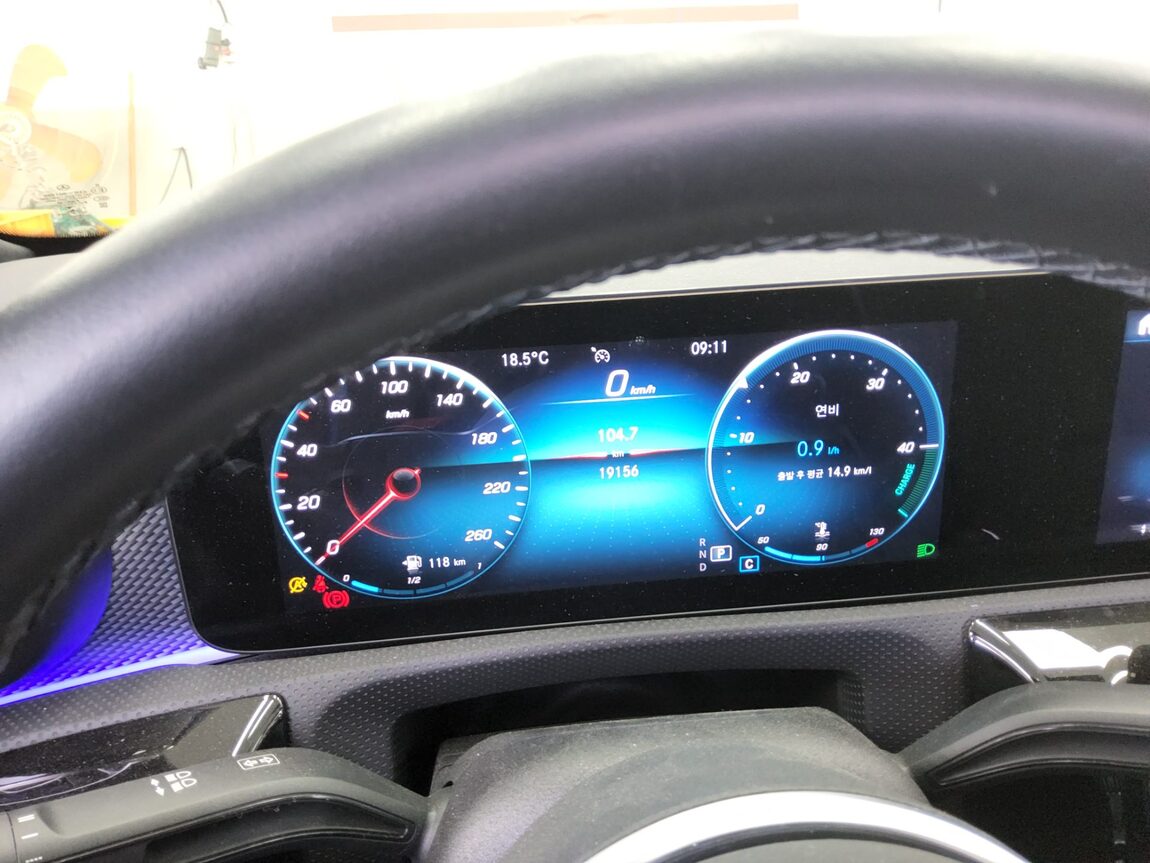 MERCEDES-BENZ A-CLASS (4TH GEN) A250 4MATIC SEDAN 2021 - zdjęcie 9