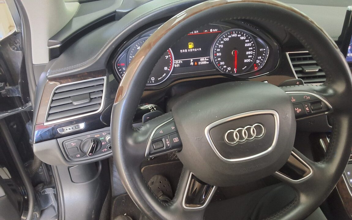 AUDI A8 (3RD GEN) 50 TFSI QUATTRO LWB 2015 - zdjęcie 17