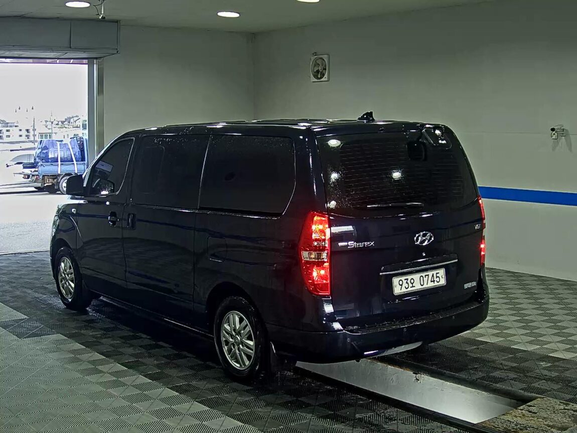 HYUNDAI THE NEW GRAND STAREX 5-SEATER DIESEL VAN SMART 2019 - zdjęcie 6