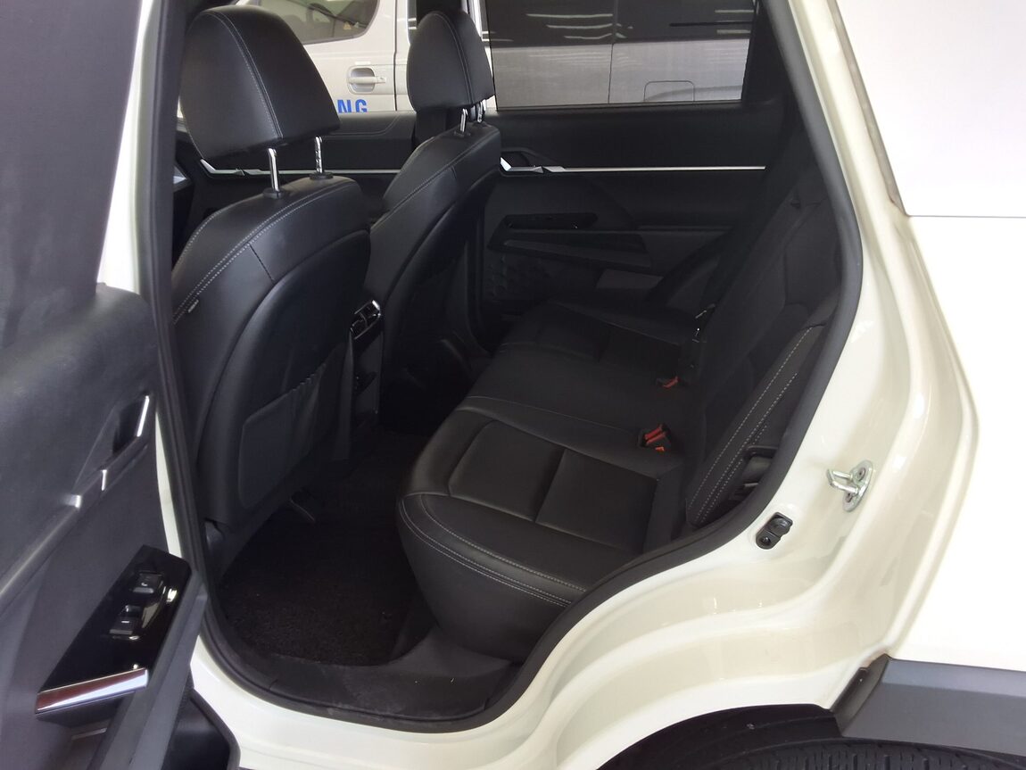 KG MOBILITY (SSANGYONG) TORRES 1.5 GDI-T 2WD T7 2023 - zdjęcie 12
