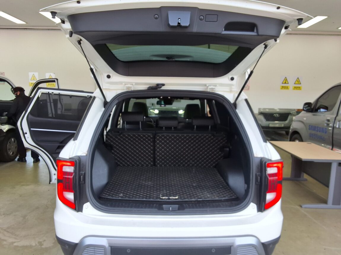 KG MOBILITY (SSANGYONG) TORRES 1.5 GDI-T 2WD T7 2023 - zdjęcie 15