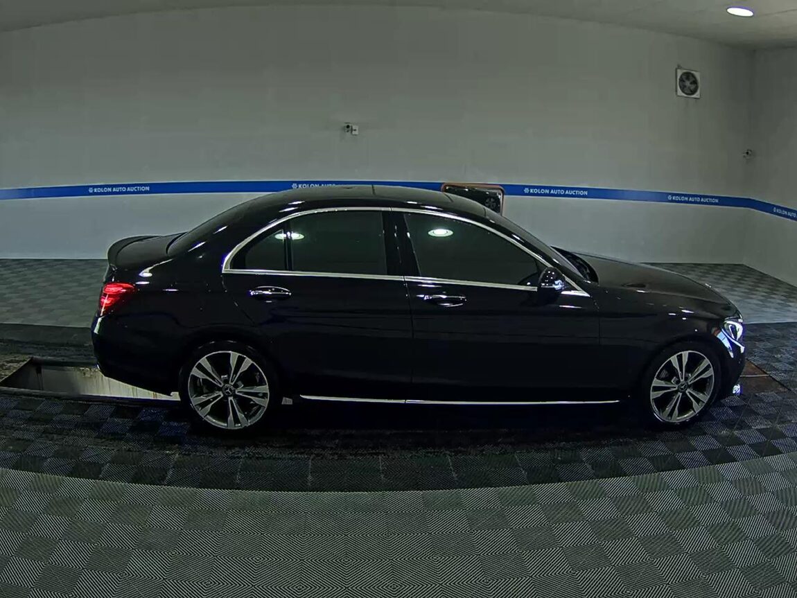 MERCEDES-BENZ C-CLASS (4TH GEN) C220 d AVANTGARDE 2018 - zdjęcie 4