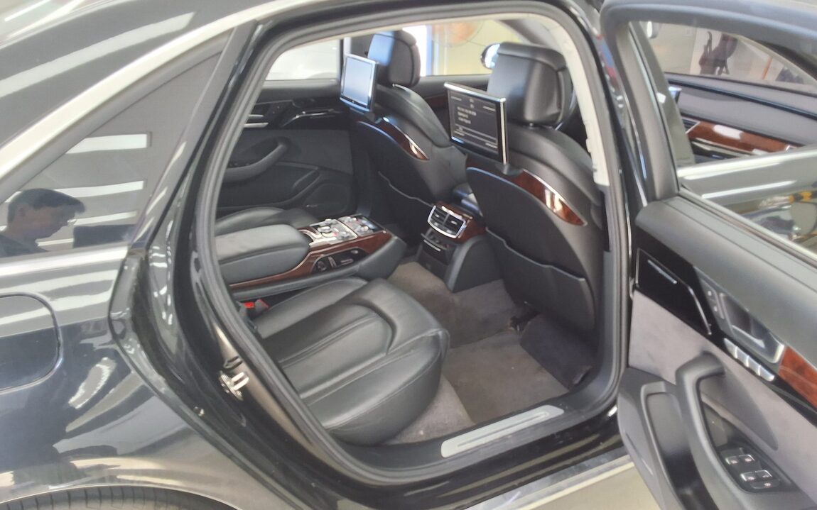 AUDI A8 (3RD GEN) 3.0 TFSI QUATTRO LWB 2011 - zdjęcie 13