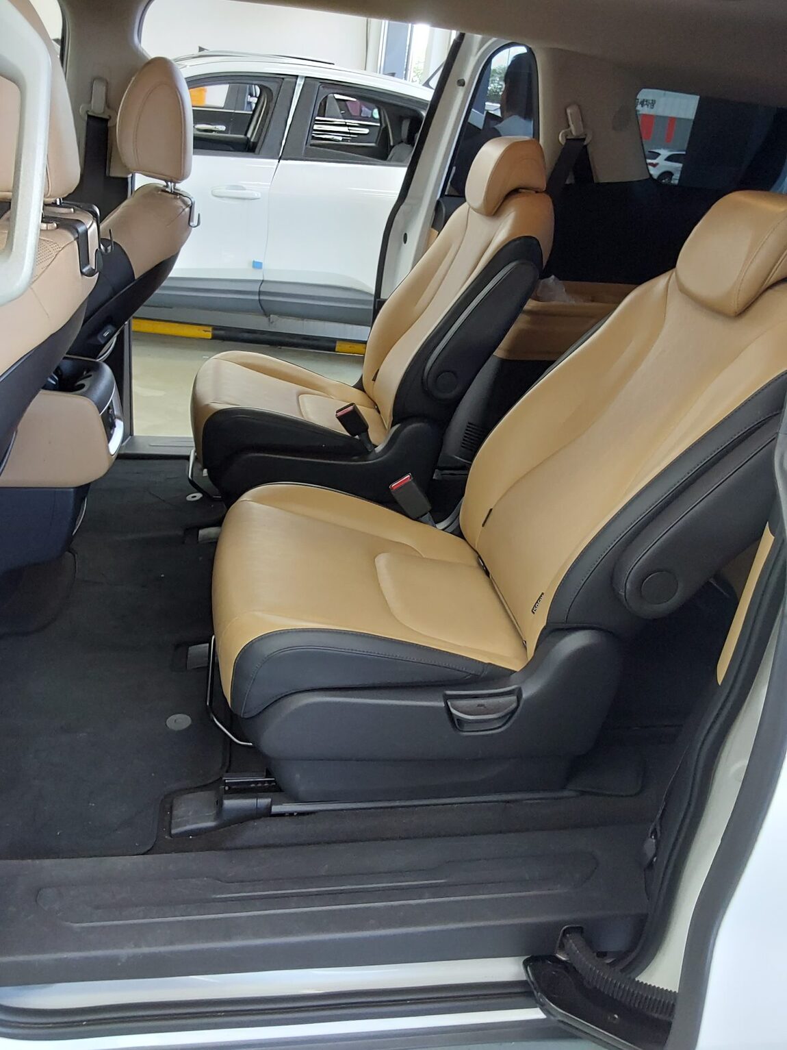 KIA NEW CARNIVAL (KA4) 9-SEATER DIESEL PRESTIGE 2023 - zdjęcie 12