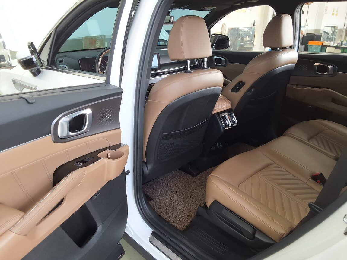 KIA THE NEW SORENTO (MQ4) 2.2 DIESEL 2WD SIGNATURE 2024 - zdjęcie 13