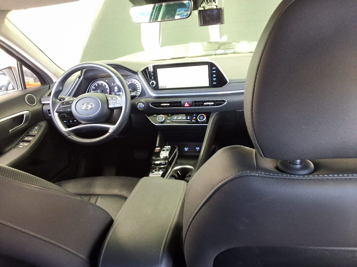 HYUNDAI SONATA (DN8) G2.0 PREMIUM FAMILY 2021 - zdjęcie 11