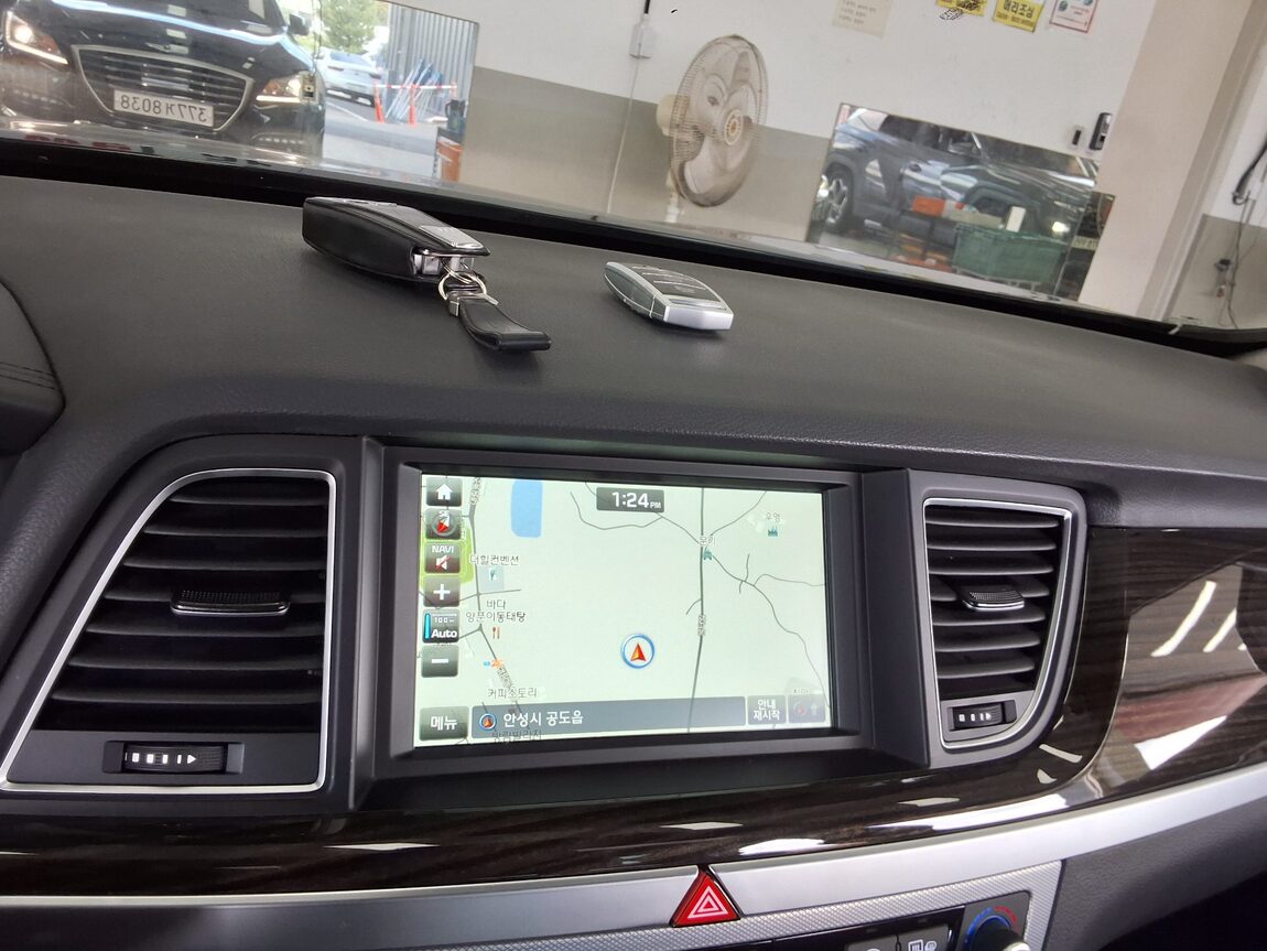 GENESIS G80 3.3 GDi AWD LUXURY 2017 - zdjęcie 18
