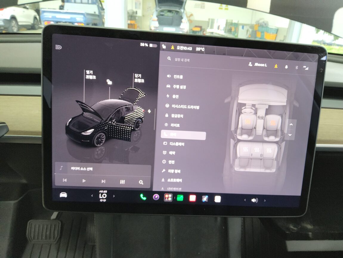 TESLA MODEL Y AWD LONG RANGE 2022 - zdjęcie 18