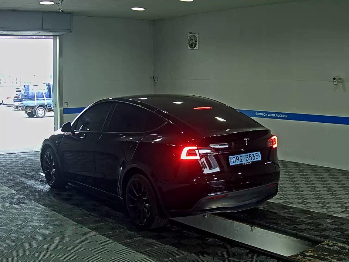 TESLA MODEL Y AWD LONG RANGE 2022 - zdjęcie 6