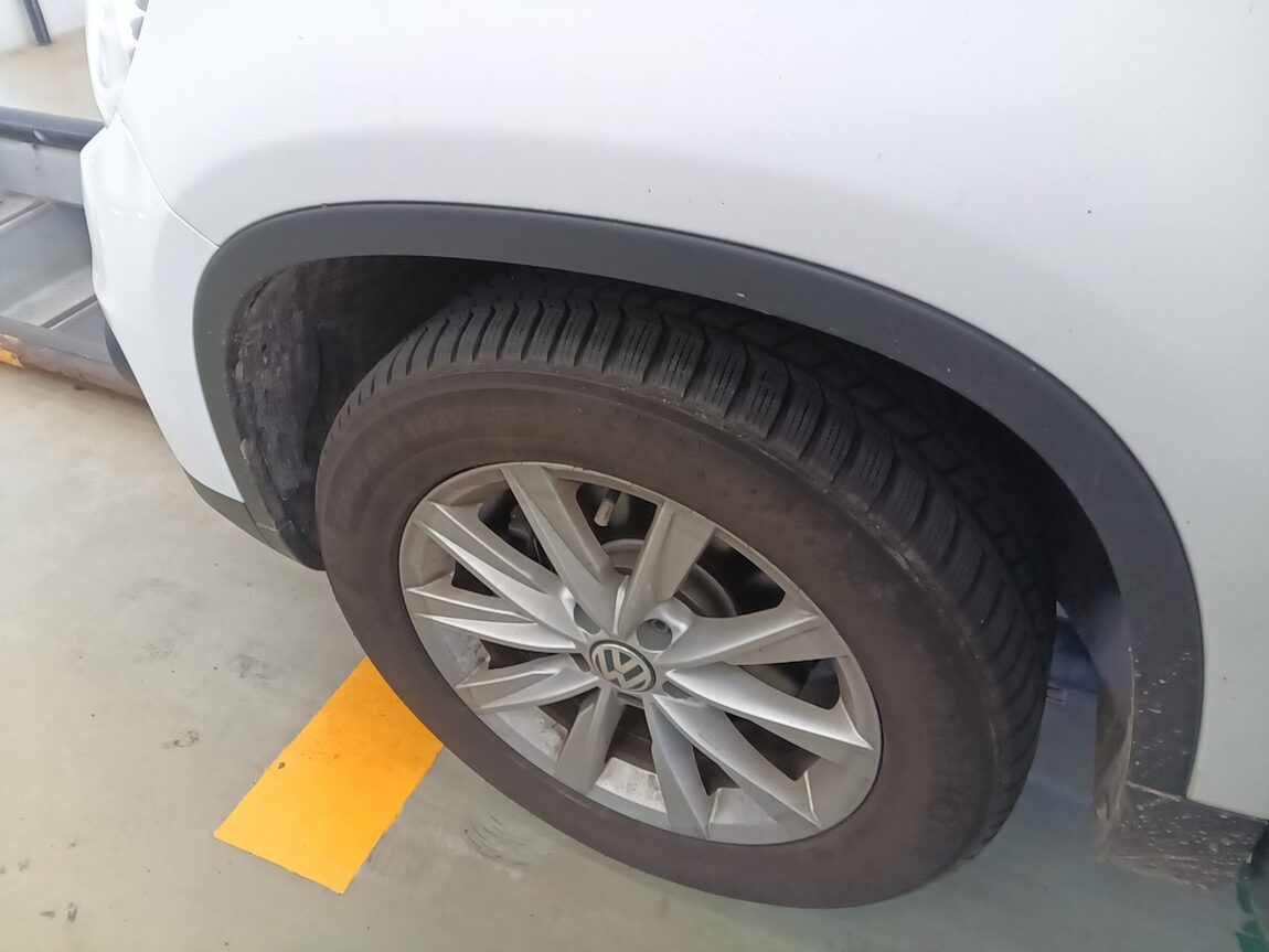 VOLKSWAGEN TIGUAN 2.0 TDI BLUEMOTION 2016 - zdjęcie 24