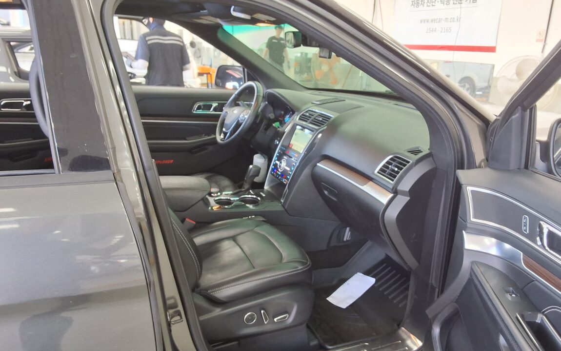 FORD EXPLORER (5TH GEN) 2.3 AWD LIMITED 2017 - zdjęcie 14
