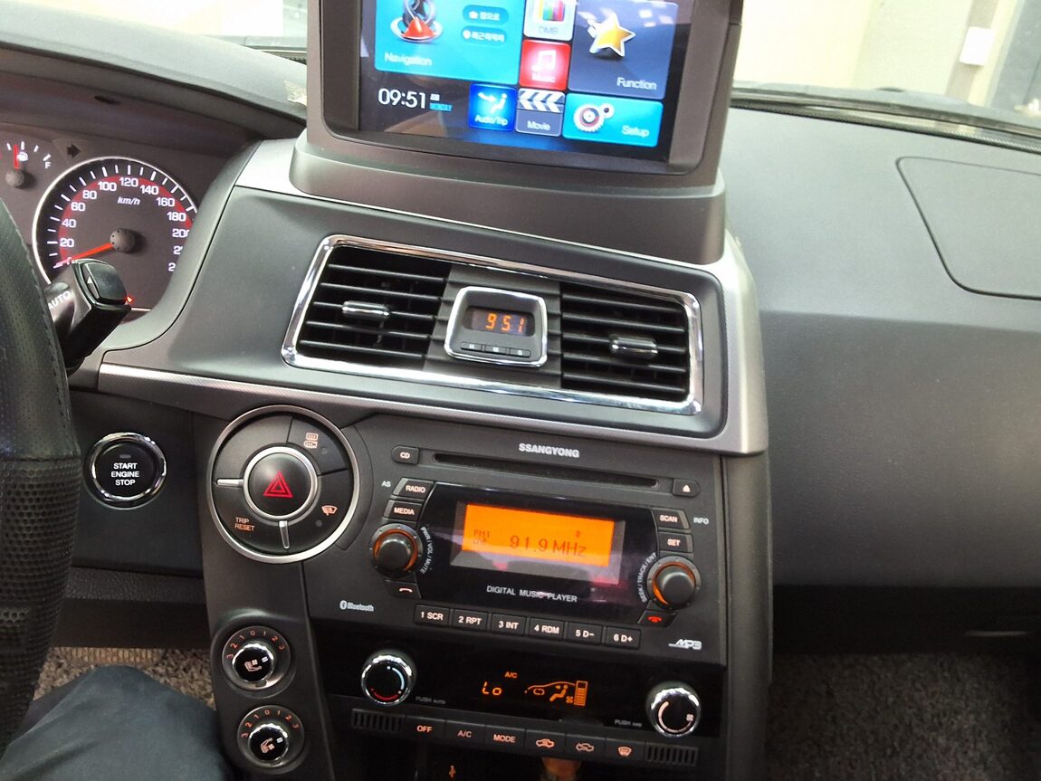 KG MOBILITY (SSANGYONG) THE NEW KORANDO SPORTS 2.2 4WD CX7 PASSION 2017 - zdjęcie 24